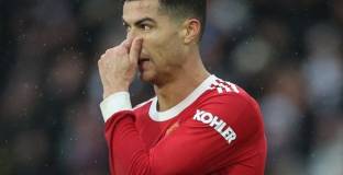 Роналдо два месеца играе с болка