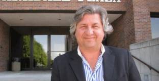 Американец преговаря за закупуване на дял в Евертън 