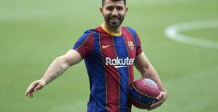 Суарес коментира трансфера на Агуеро в Барса