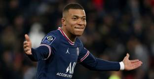 Бензема: Изборът на Мбапе трябва да бъде уважен