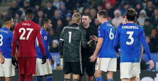 Шмайхел: Реферите решиха да се правят на герои