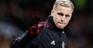 Кристъл Палас поиска Де Бек