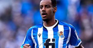 Арсенал се интересува от Исак