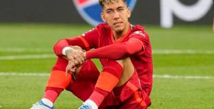  Даунинг: Това е последната година на Фирмино