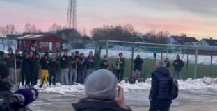  Снежна топка спря Моуриньо от автографи 