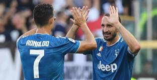 Успешен старт за Юве при защитата на титлата