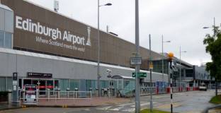 Самолетът на Бундестима кацна аварийно в Единбург