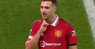  Ман Юнайтед ще се раздели с Дало, ако подпише с Аарънс 