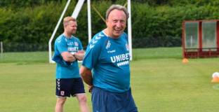  Уорнък прекрати кариерата си 