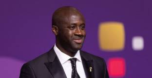 Яя Туре ще помага на младежите на Англия