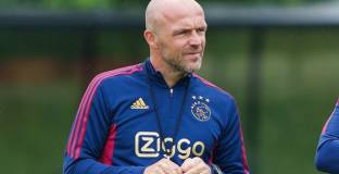 Аякс се раздели с Шрьодер