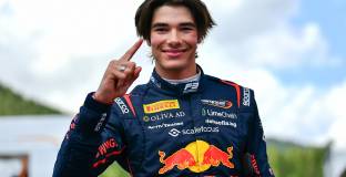 Добър старт за Никола Цолов във Формула 2