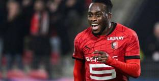 Айнтрахт привлече френски нападател 