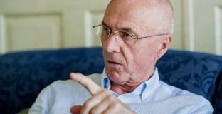 УЕФА: Целият европейски футбол е с теб, Свен