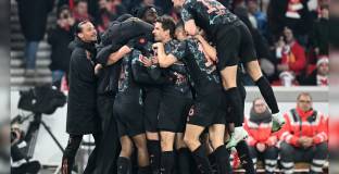 Байерн би Щутгарт и увеличи аванса си пред шампиона