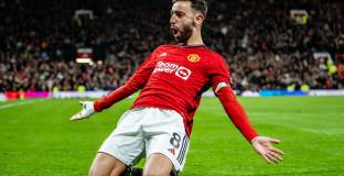 Нистелрой остави Юнайтед с класика над Лестър (видео)