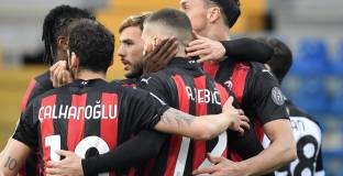 Трудна победа за Милан над Парма, Златан с червен картон