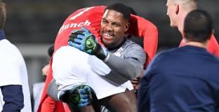 Милан е близо до привличане на вратаря на Лил и раздяла с Донарума