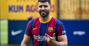 Агуеро: Искам титла с Барселона 