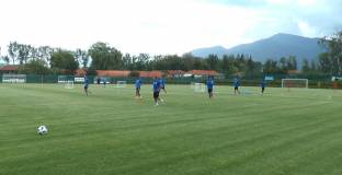 Левски пак на лагер в Добринище