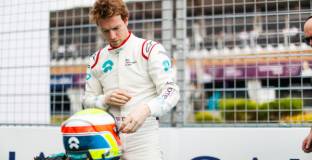 Търви се присъедини към Уилямс като тест пилот