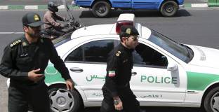 В Иран започнаха да издирват фенове, нарушили законите на шериата 