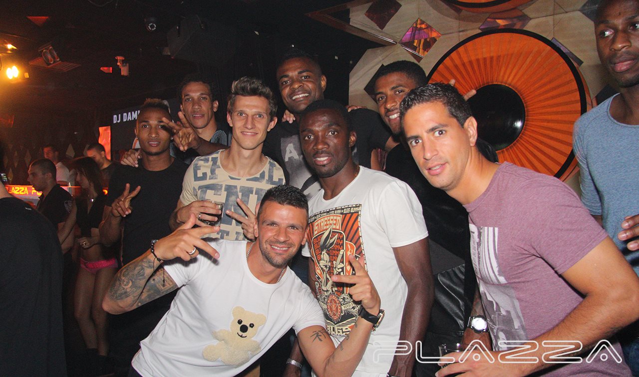 Играчите на ЦСКА атакуваха известна дискотека в Студентски град след победата над Левски