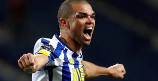 Порто гони Барса с успех над Антверп