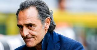 Прандели: Хора умират, трябва да почакаме с футбола