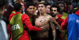 ФИФА забранила на Ливърпул да празнува с феновете