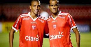 Ривалдо пристигна в София - утре ще гледа сина си на живо