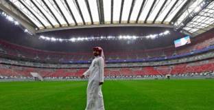 Германски фенове: Пищен празник върху гробове