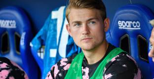 Холандия без Матейс де Лигт в първия си сблъсък