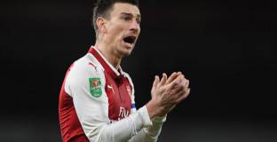 Кошчелни: Трябва да останем с Венгер 