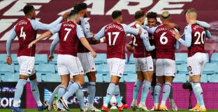 Астън Вила вкара 7 на разграден Ливърпул