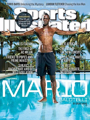 Марио Балотели ходи по вода (списание: Sports Illustrated)