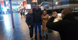 Пулев предизвика фурор по улиците на Лондон - фенове го спират за снимки и автографи