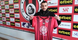 Левски освободи Деян Иванов - защитникът веднага подписа с Локо София