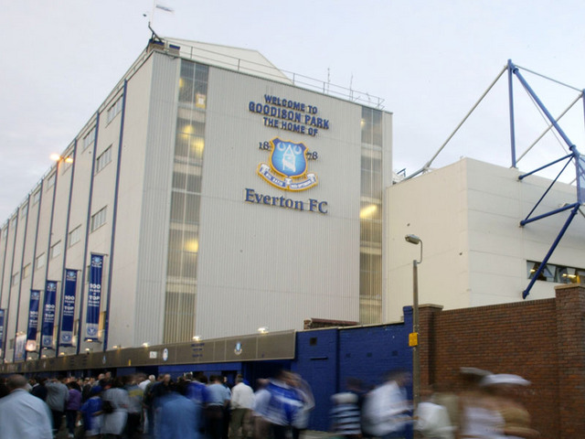 Евертън отстъпи пред исканията на феновете си