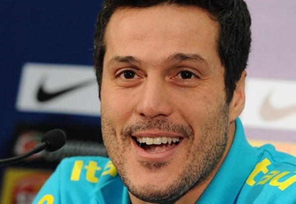 Сезар преговаря с клубове от Висшата лига на Англия