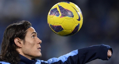 Реал Мадрид надцаква Челси за Кавани