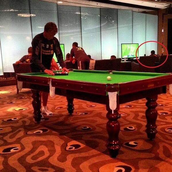 Луис Суарес предпочете да играе FIFA в Мелбърн вместо билярд с Лукаш Лейва