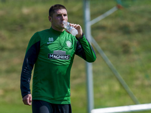 Норич съгласува договора на Хупър