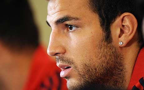 Манчестър Юнайтед готви рекордна оферта за Фабрегас