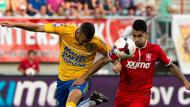 Твенте - Валвайк 0:0 