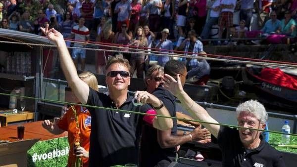 Ван Гаал взе участие в гей-парад