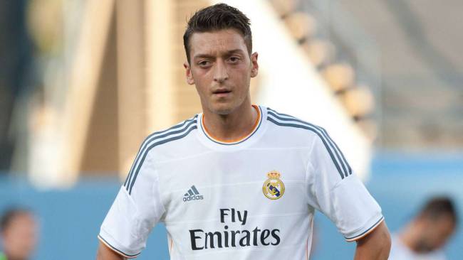 Реал иска за Йозил 45 милиона