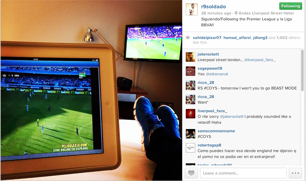 Солдадо показа как успява да гледа едновременно Висшата лига и Примера дивисион