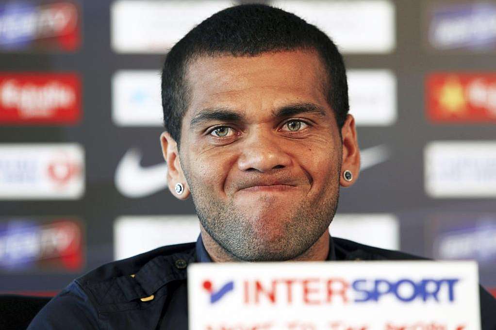 Барса не планира да продължи договора на Алвеш