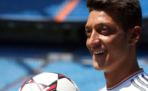 Арсенал разследва изтекла информация за трансфера на Йозил